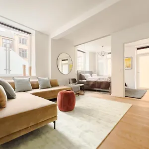 beautiful-luxury-apt-heart-of-copenhagen-next-to-dk.copenhagenhotelselect.com/